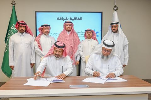 اجتماع ‏المجلس الفرعي التخصصي بجازان بحضور مدير مركز التنمية الاجتماعية ورئيس مجلس الجمعيات الأهلية بمنطقة جازان والرئيس التنفيذي للمجلس